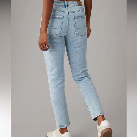 American Eagle Light Blue Women’s Strigid Mom Jeans , Size 8, Waist 30, Regular - Picture 2 of 8